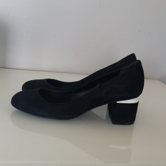 Shoes - Picture 3 of 4